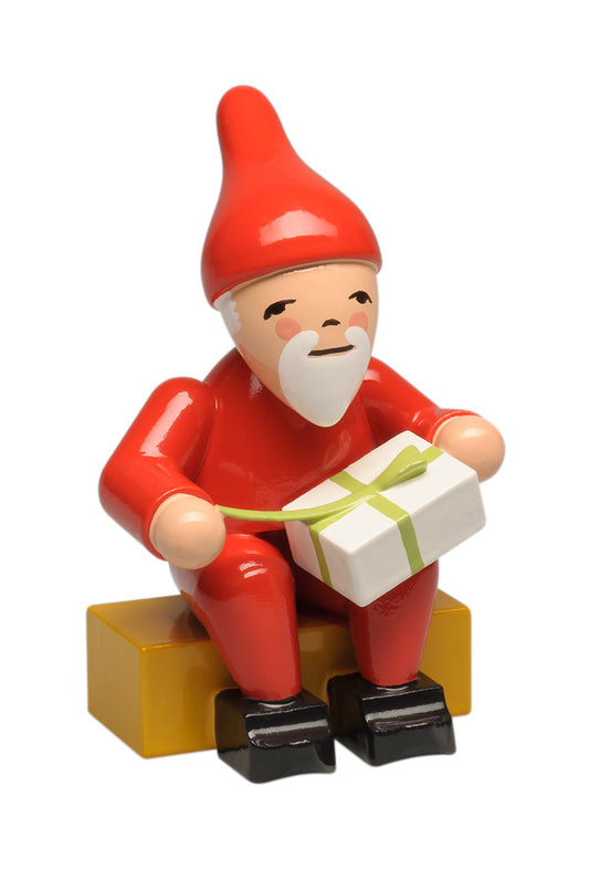Heinzelmännchen mit Geschenk